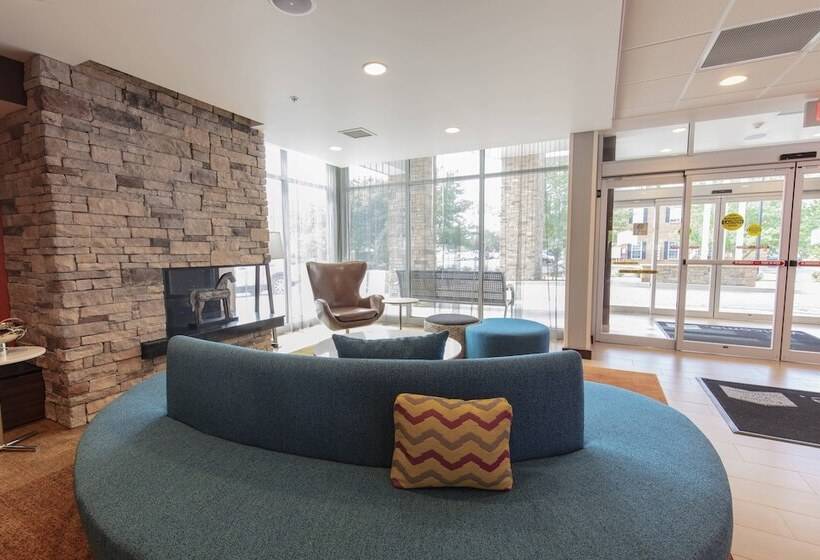 Отель Fairfield Inn & Suites By Marriott Atlanta Woodstock