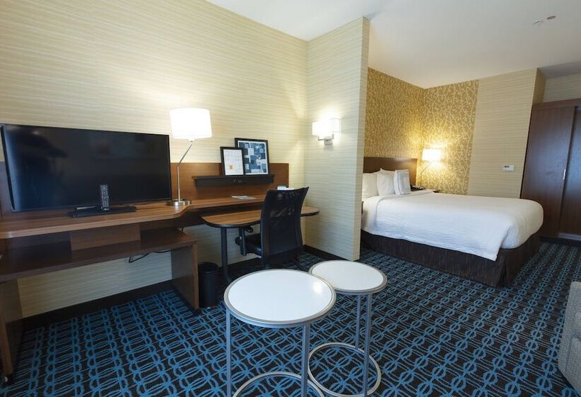 Отель Fairfield Inn & Suites By Marriott Atlanta Woodstock
