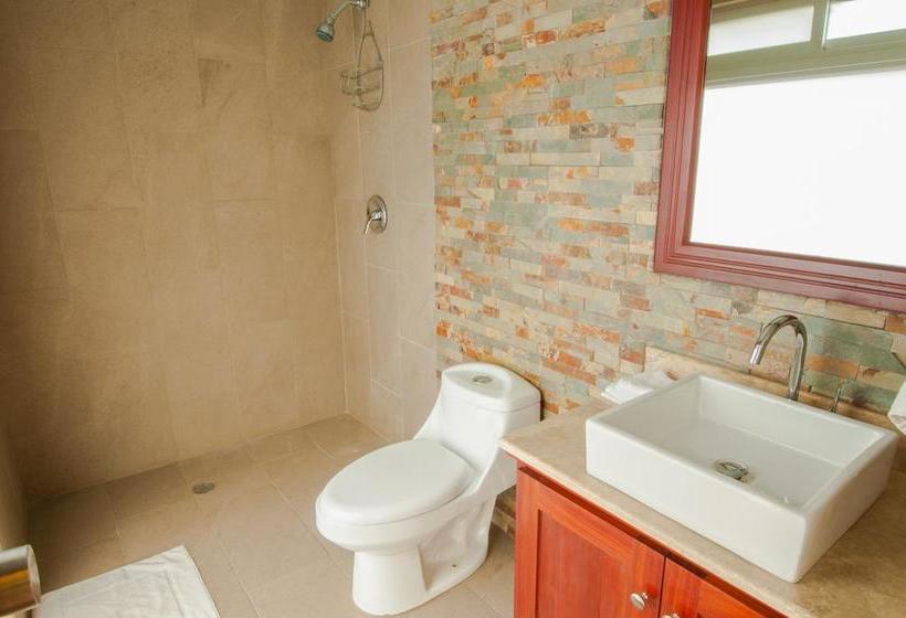 فندق Magnific Rock   Surf Resort & Yoga Retreat Nicaragua