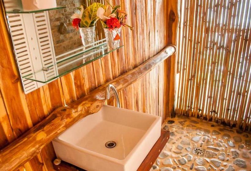 فندق Magnific Rock   Surf Resort & Yoga Retreat Nicaragua