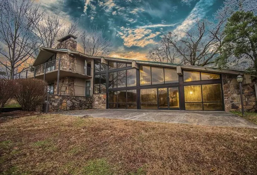 Hotelli Tremont Lodge & Resort