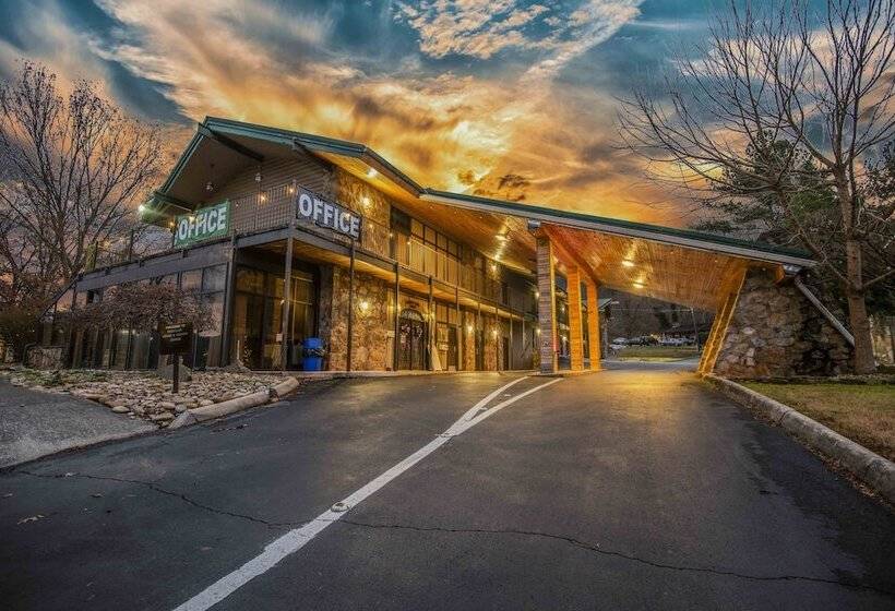 ホテル Tremont Lodge & Resort