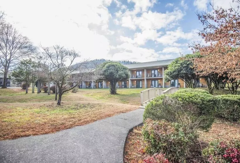 Hotelli Tremont Lodge & Resort