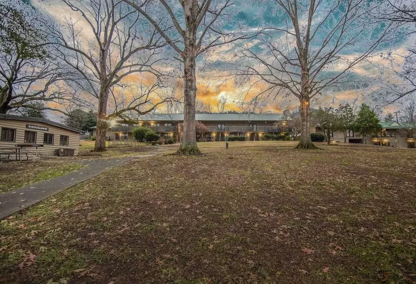 Hotelli Tremont Lodge & Resort