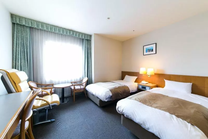 Pearl Hotel Ota