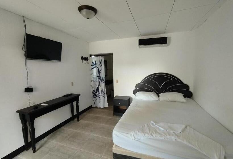 The Landing Hotel And Restaurant