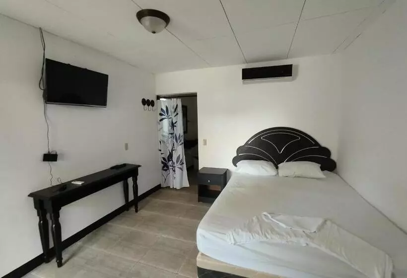 The Landing Hotel And Restaurant