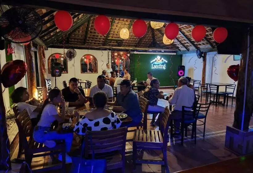 The Landing Hotel And Restaurant