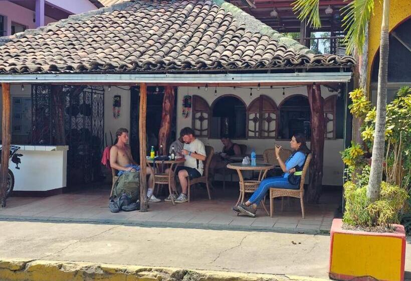 The Landing Hotel And Restaurant