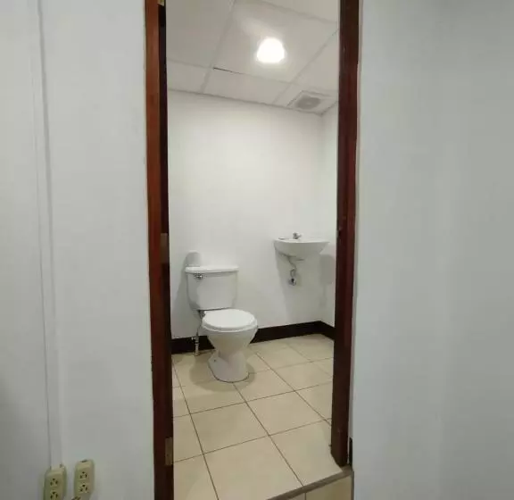 The Landing Hotel And Restaurant