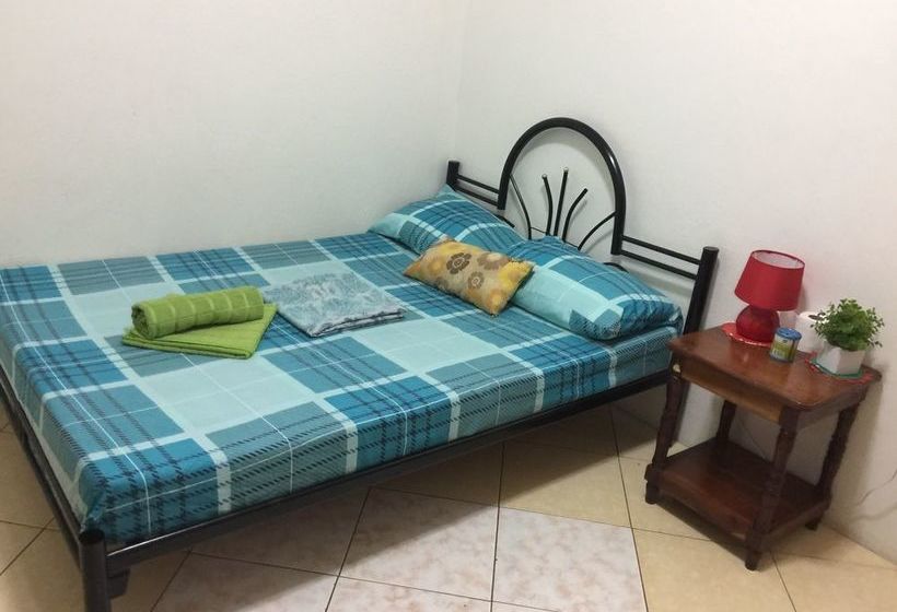 Hostel J & C Guesthouse