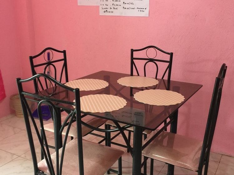 Hostel J & C Guesthouse