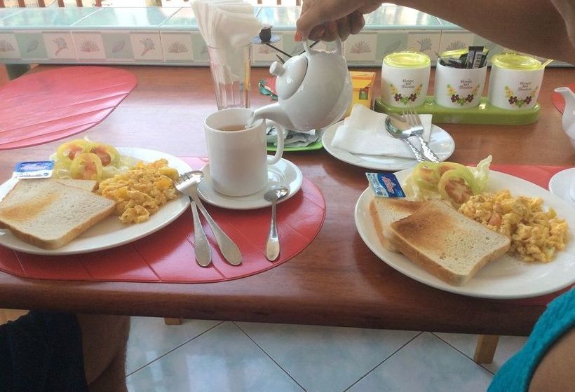 Hostel J & C Guesthouse