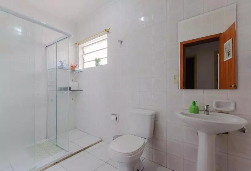 Aamiaismajoitus (B&B) Casa Das Flores