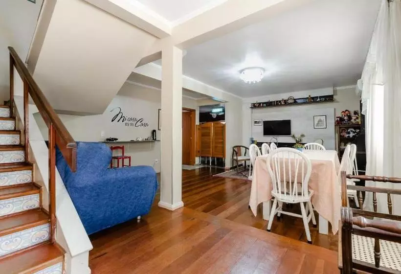 Aamiaismajoitus (B&B) Casa Das Flores