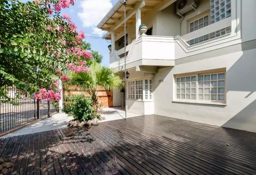 Aamiaismajoitus (B&B) Casa Das Flores