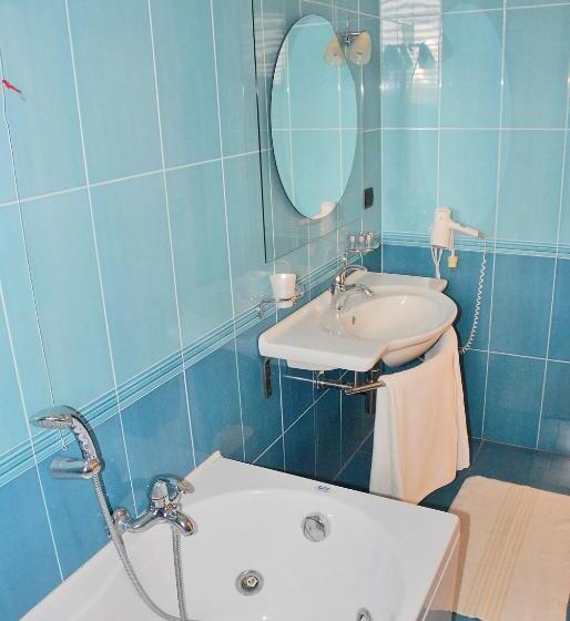 مبيت وإفطار Costa Blu