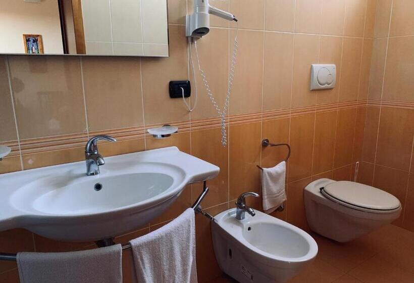 مبيت وإفطار Costa Blu