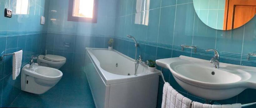 مبيت وإفطار Costa Blu