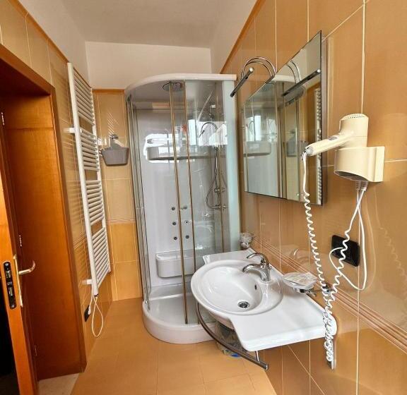 مبيت وإفطار Costa Blu