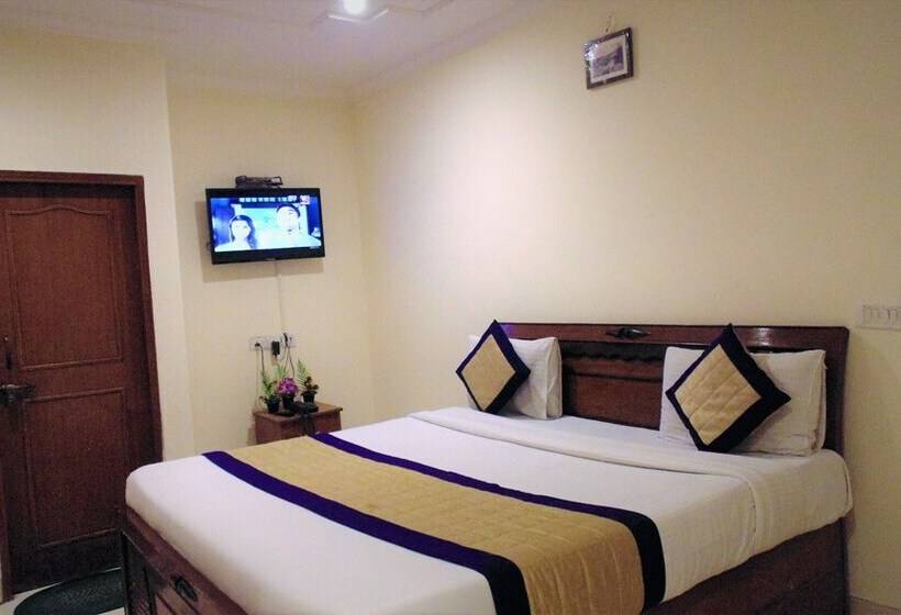 تختخواب و صبحانه Sehrawat Inn