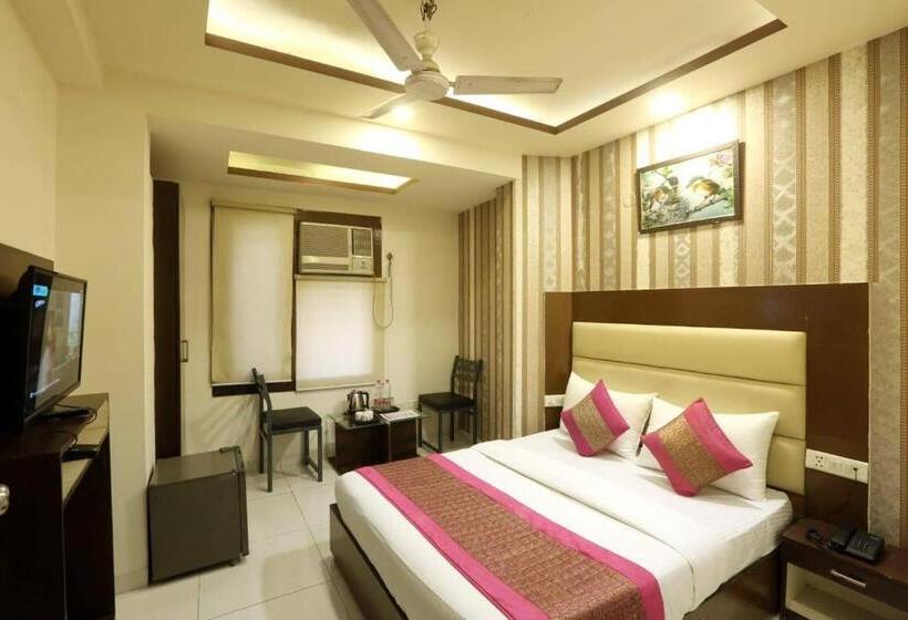 تختخواب و صبحانه Sehrawat Inn