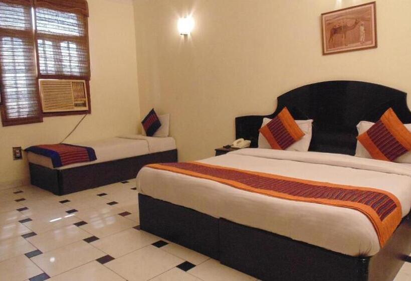 تختخواب و صبحانه Sehrawat Inn