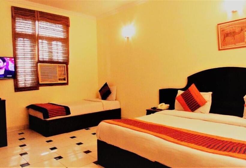 تختخواب و صبحانه Sehrawat Inn