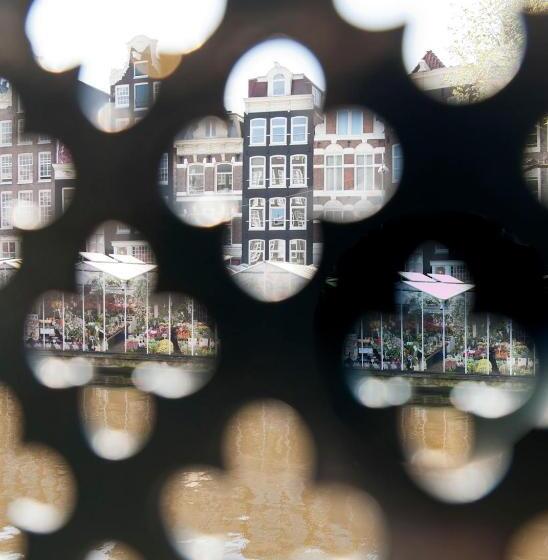 تختخواب و صبحانه Top Of The City