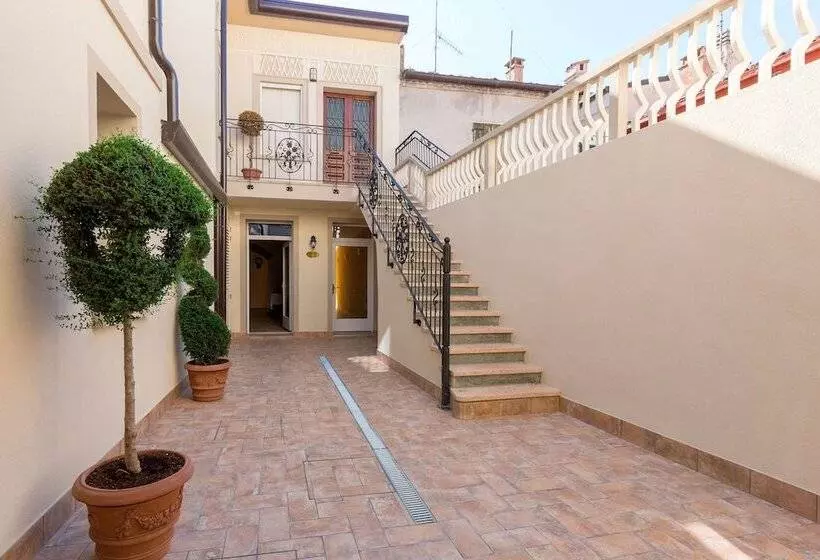 ベッドアンドブレックファースト Villa Cavour