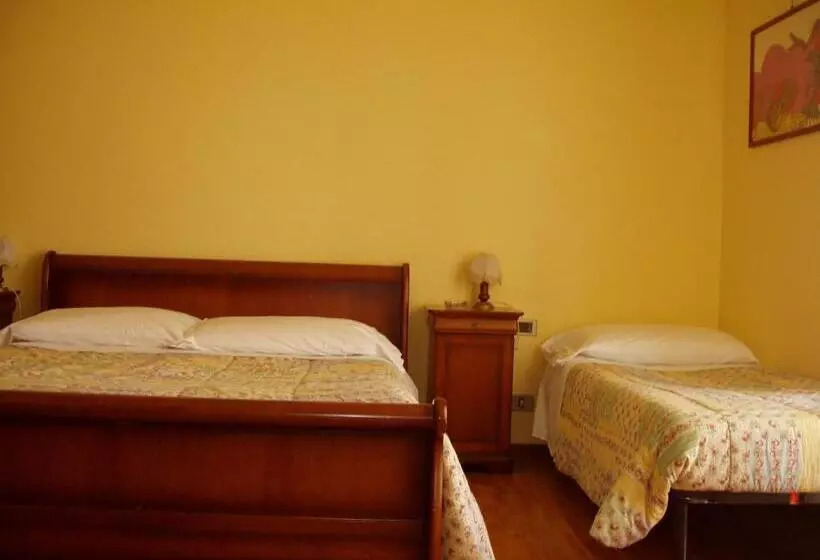 ホテル Albergo Ristorante Taverna Dalla Lisina