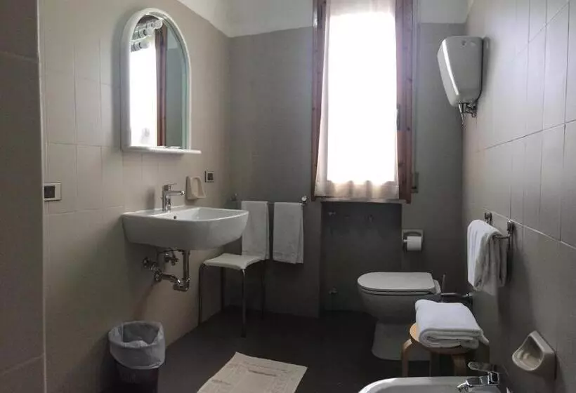 ホテル Albergo Ristorante Taverna Dalla Lisina