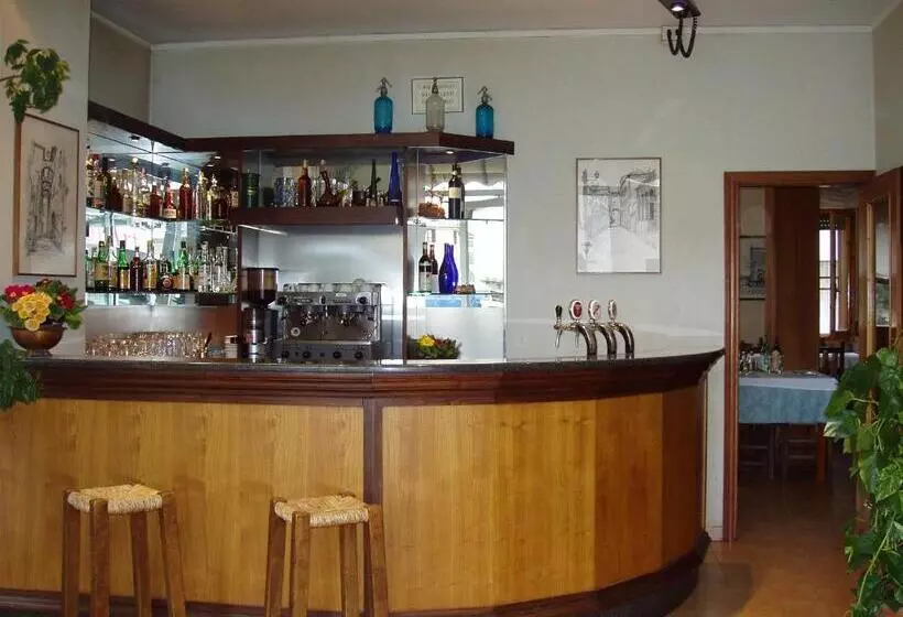 ホテル Albergo Ristorante Taverna Dalla Lisina