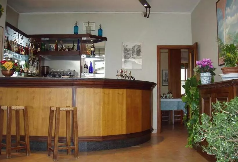 ホテル Albergo Ristorante Taverna Dalla Lisina