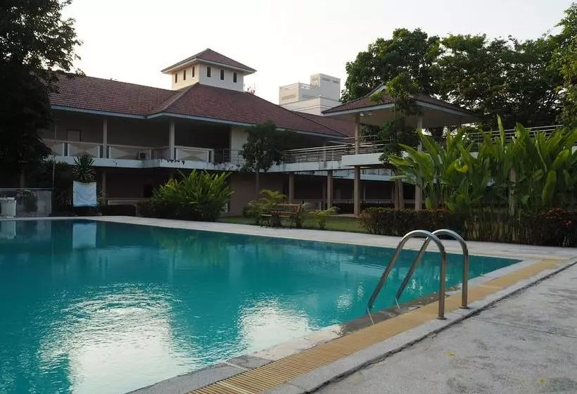 ホテル Chaiyaphum Park