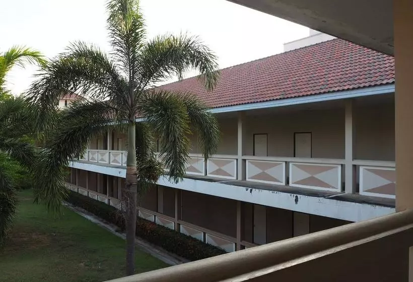 ホテル Chaiyaphum Park