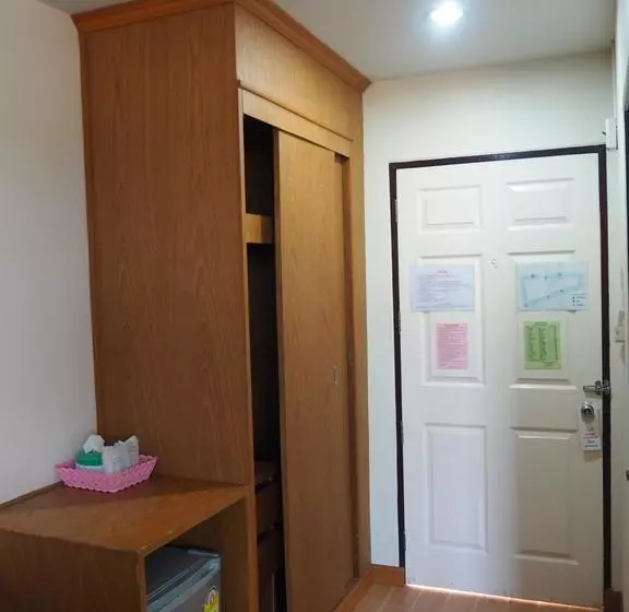 ホテル Chaiyaphum Park