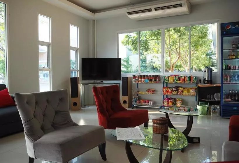 ホテル Chaiyaphum Park