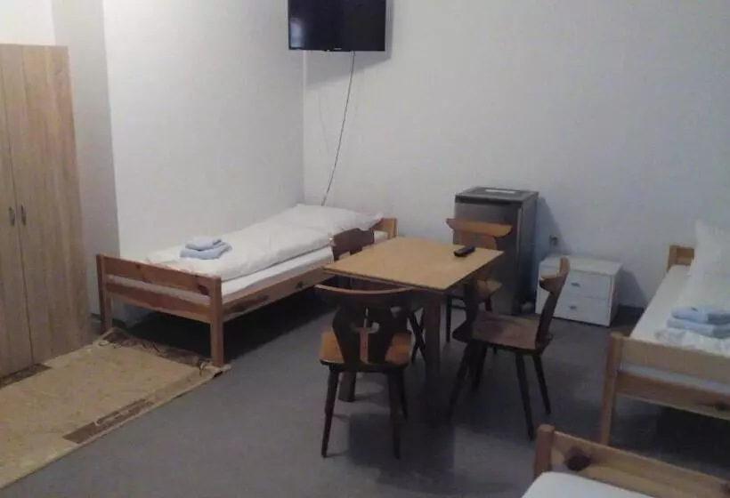 Hotelli Gasthof Zum Nibelungenbauer