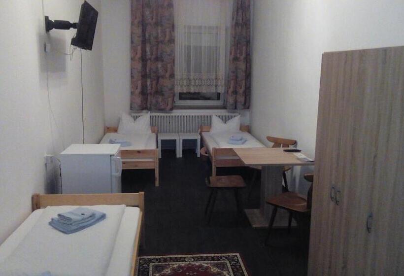 فندق Gasthof Zum Nibelungenbauer