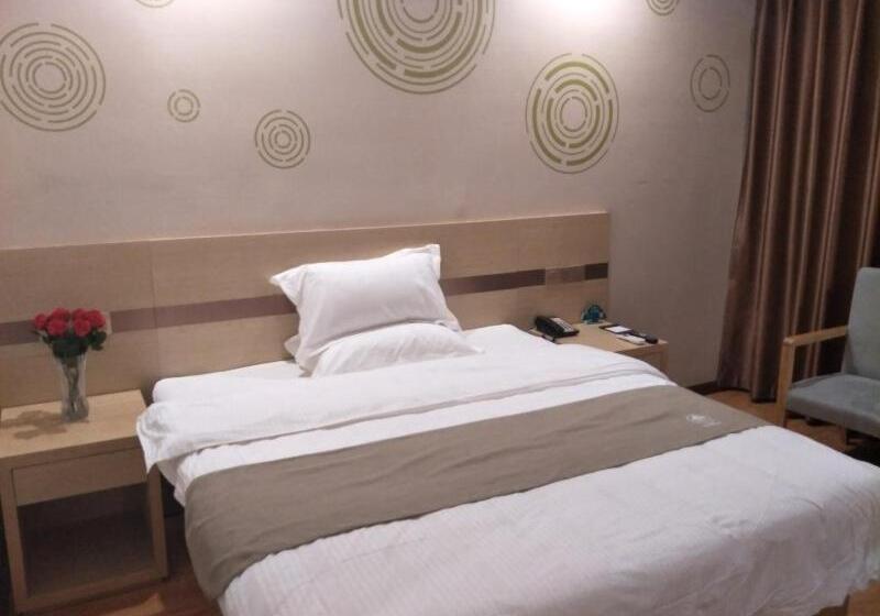 בית מלון כפרי Greentree Inn Henan Shangqiu Liangyuan District Railway Station Express