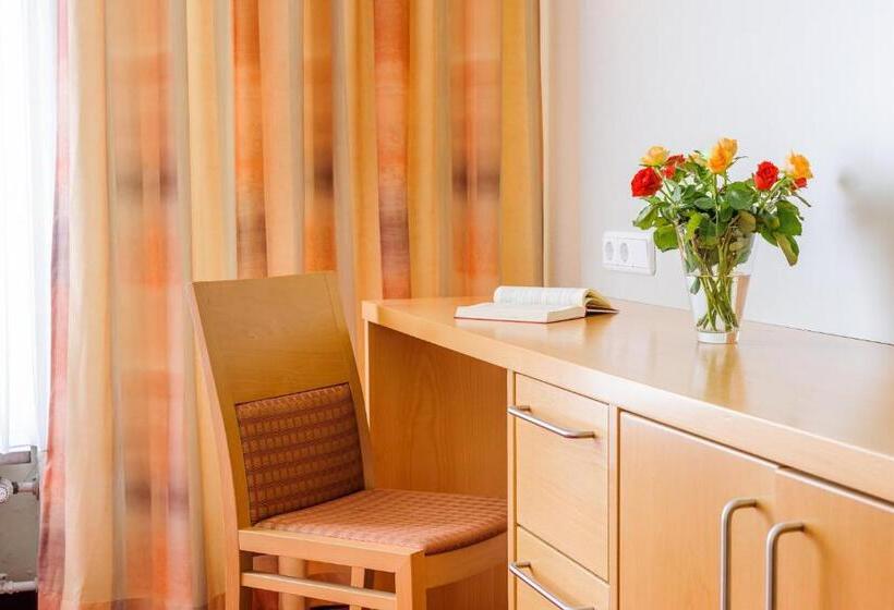 Hotelli Kurhaus Bad Bocklet