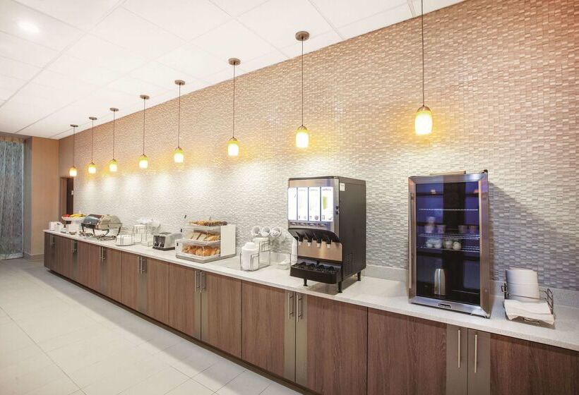 فندق La Quinta By Wyndham San Marcos Outlet Mall