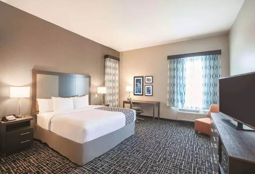 Hotelli La Quinta By Wyndham San Marcos Outlet Mall