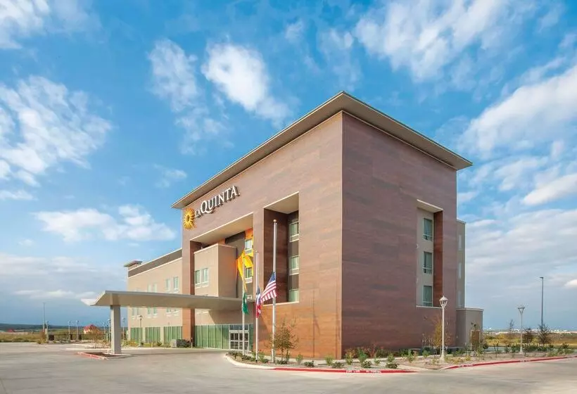 Hotelli La Quinta By Wyndham San Marcos Outlet Mall