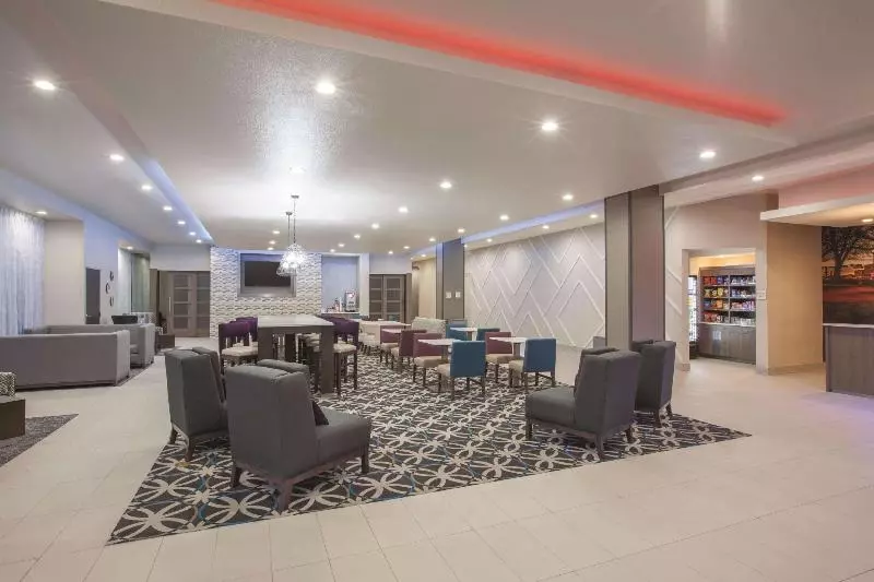 Hotelli La Quinta By Wyndham San Marcos Outlet Mall