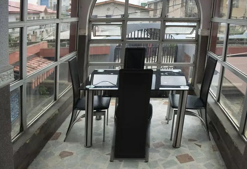 هتل Wazobia Plaza