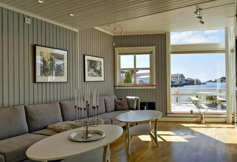 Hotelli Svolvaer Havn   Self Service Check In