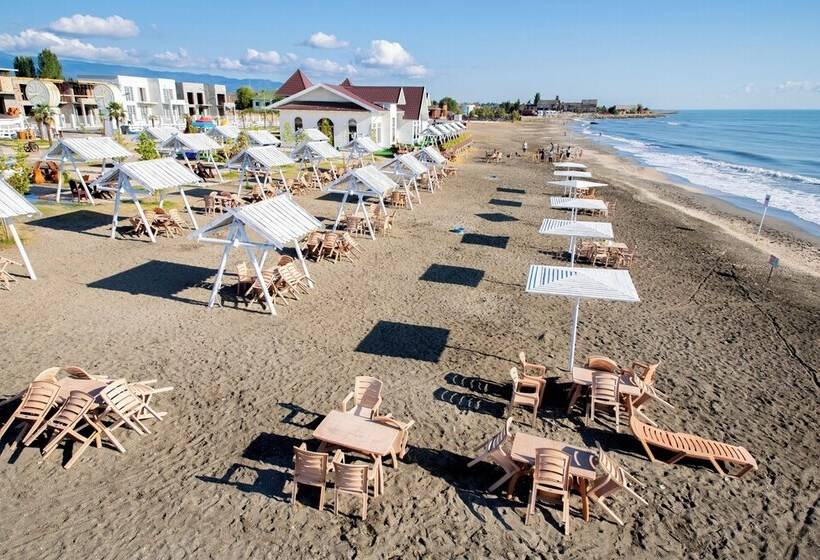 هتل Maricel Astara Resort