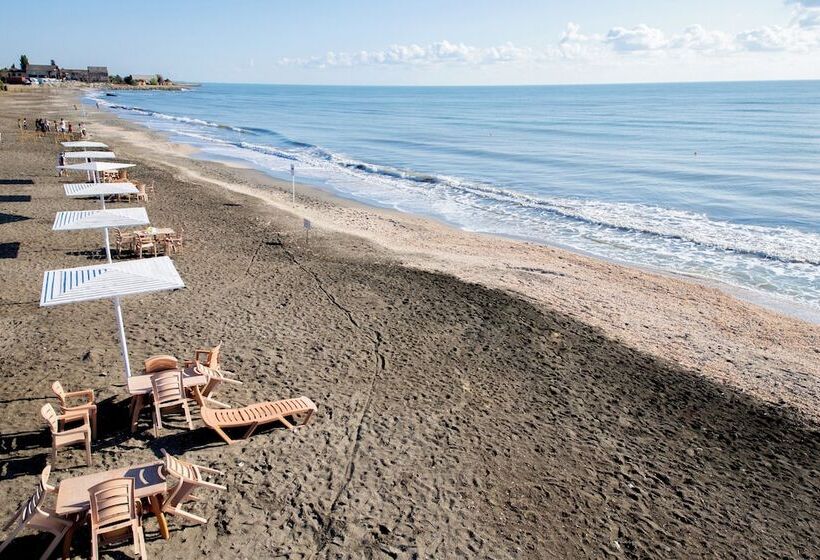 هتل Maricel Astara Resort